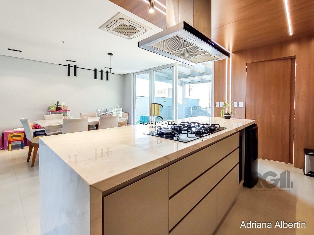 Casa Condominio para Venda - 287.21m², 3 dormitórios, sendo 3 suites, 2 vagas - Alphaville
