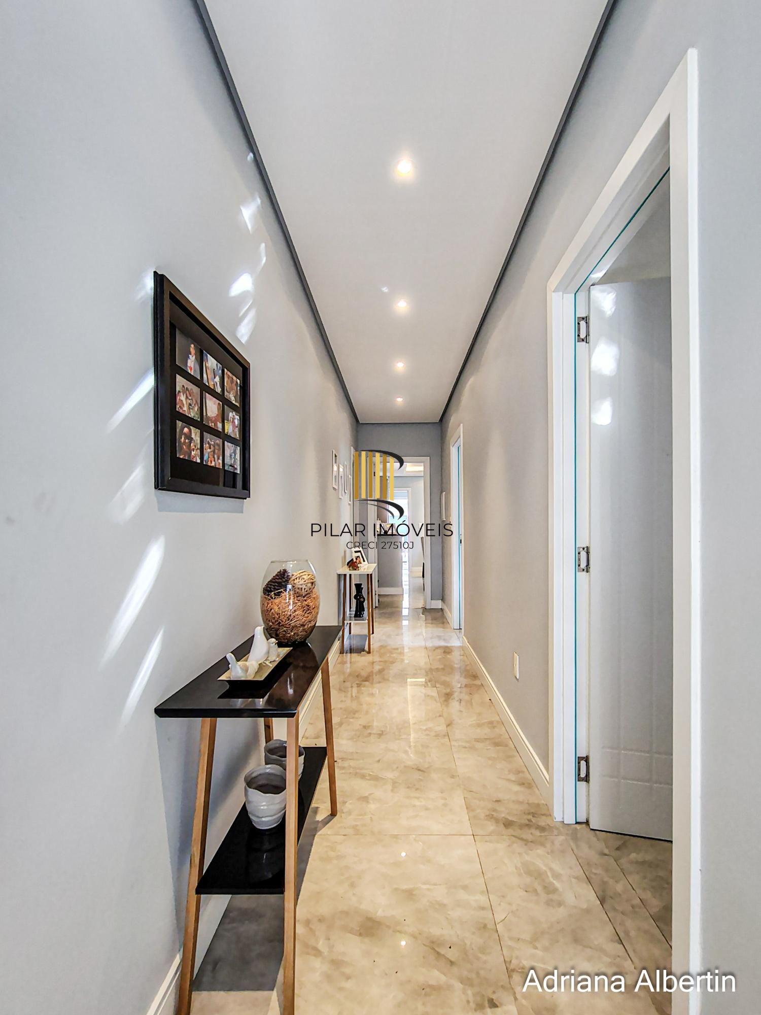 Casa térrea reformada com 5 suítes no Jardim Isabel, zona sul