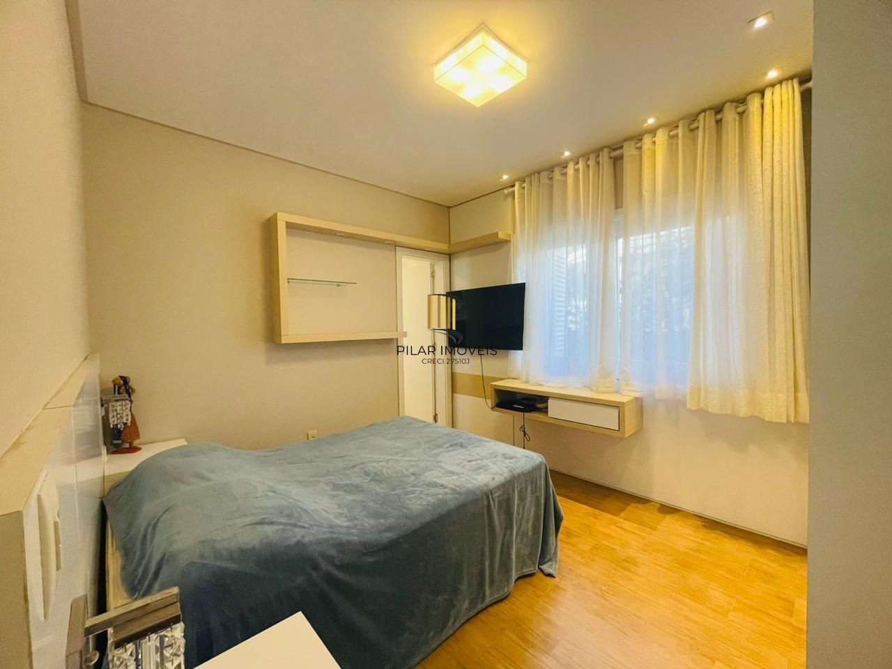 Casa de Condomínio 5 dormitórios no bairro Maristela