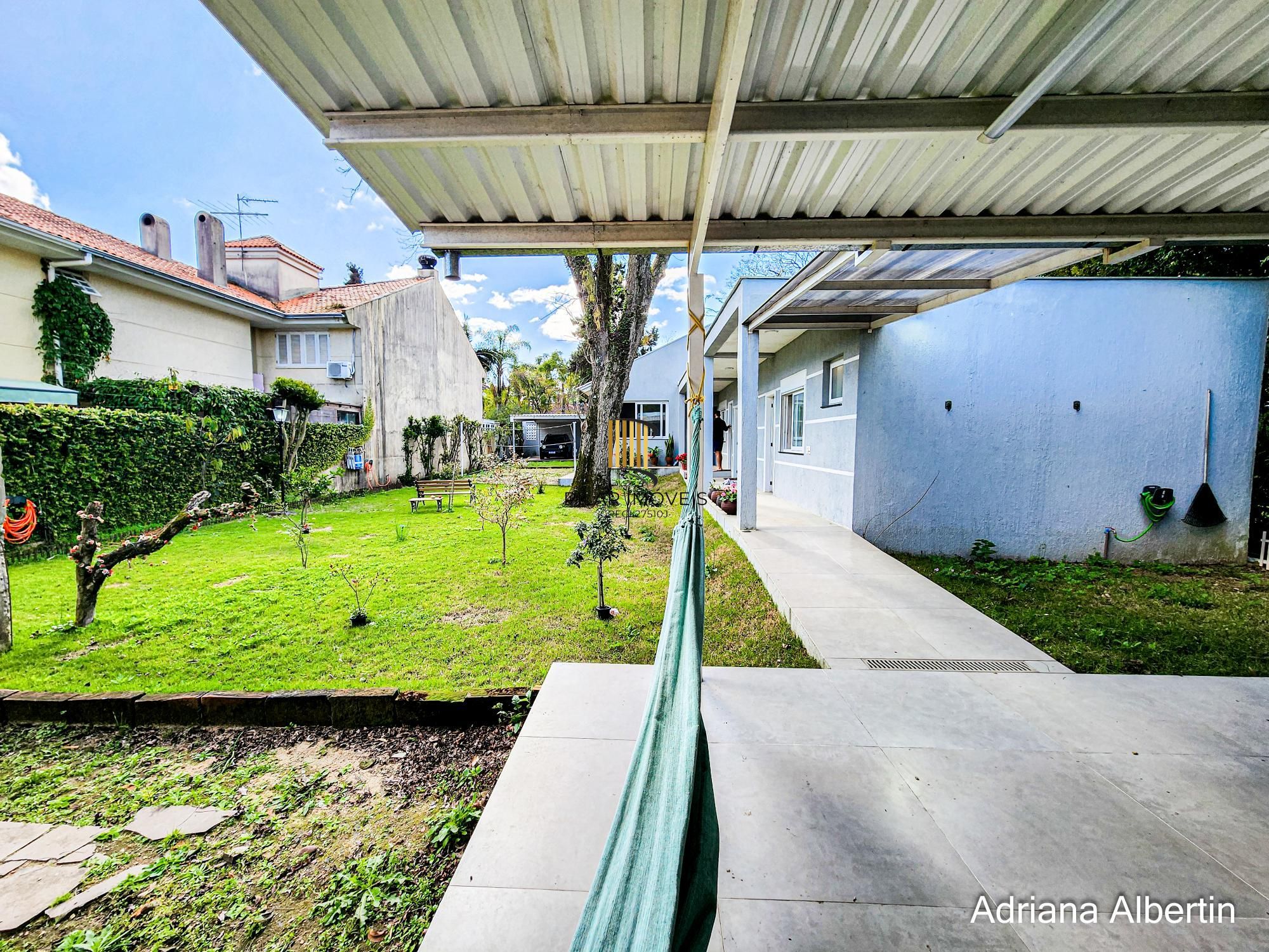 Casa térrea reformada com 5 suítes no Jardim Isabel, zona sul