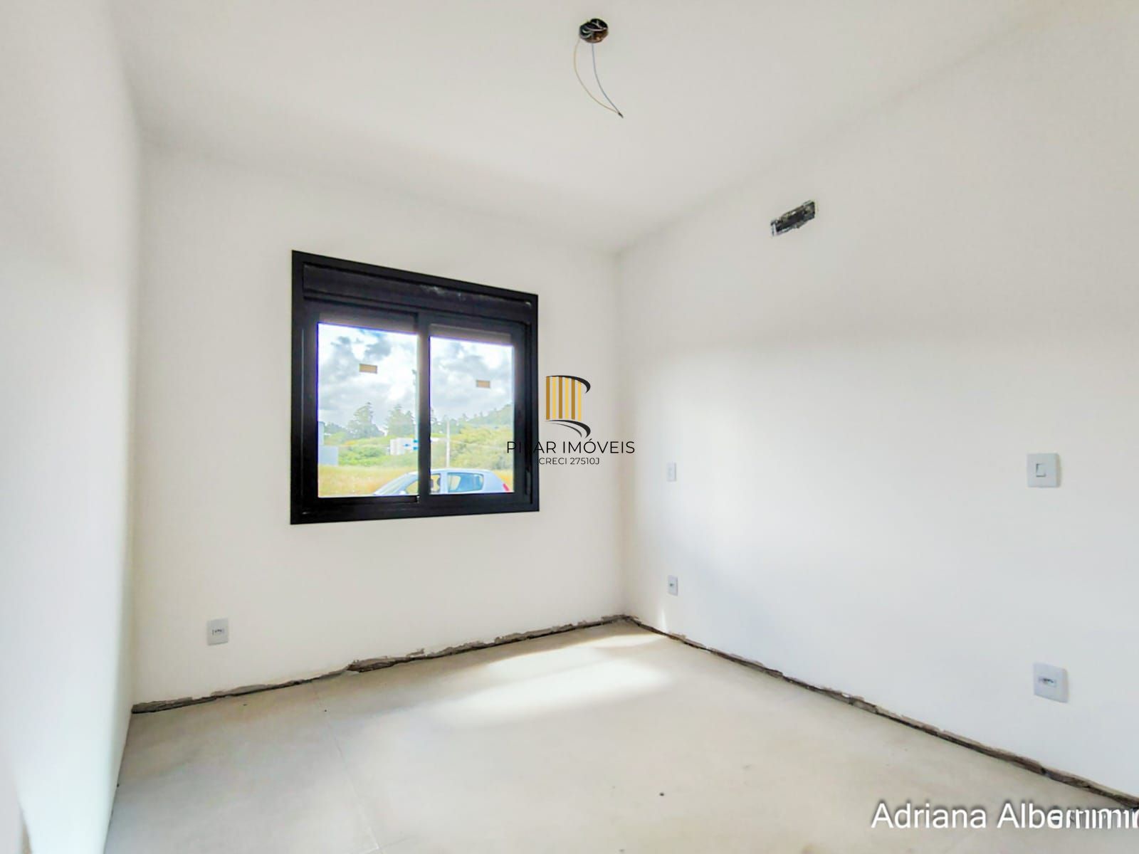 Casa térrea em condomínio fechado