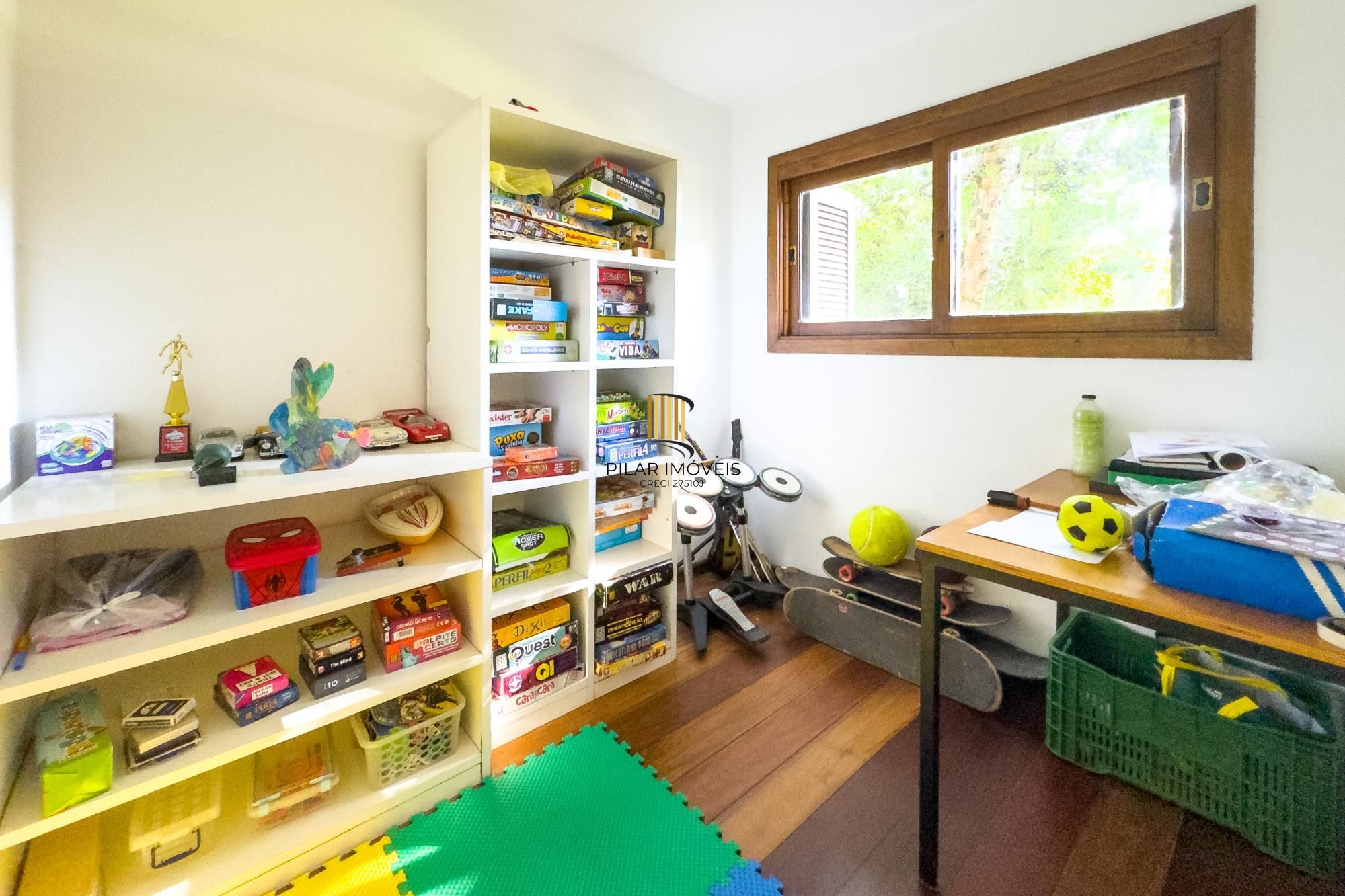 Casa no Parque Knorr com 3 dormitórios e piscina aquecida