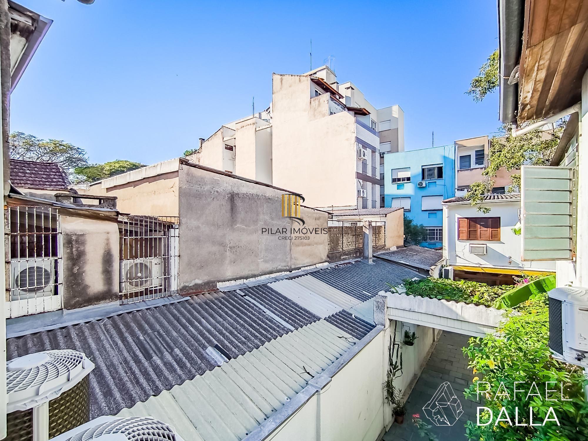 Casa impecável na Lopo Gonçalves com 4 dormitórios, garagem e pátio amplo