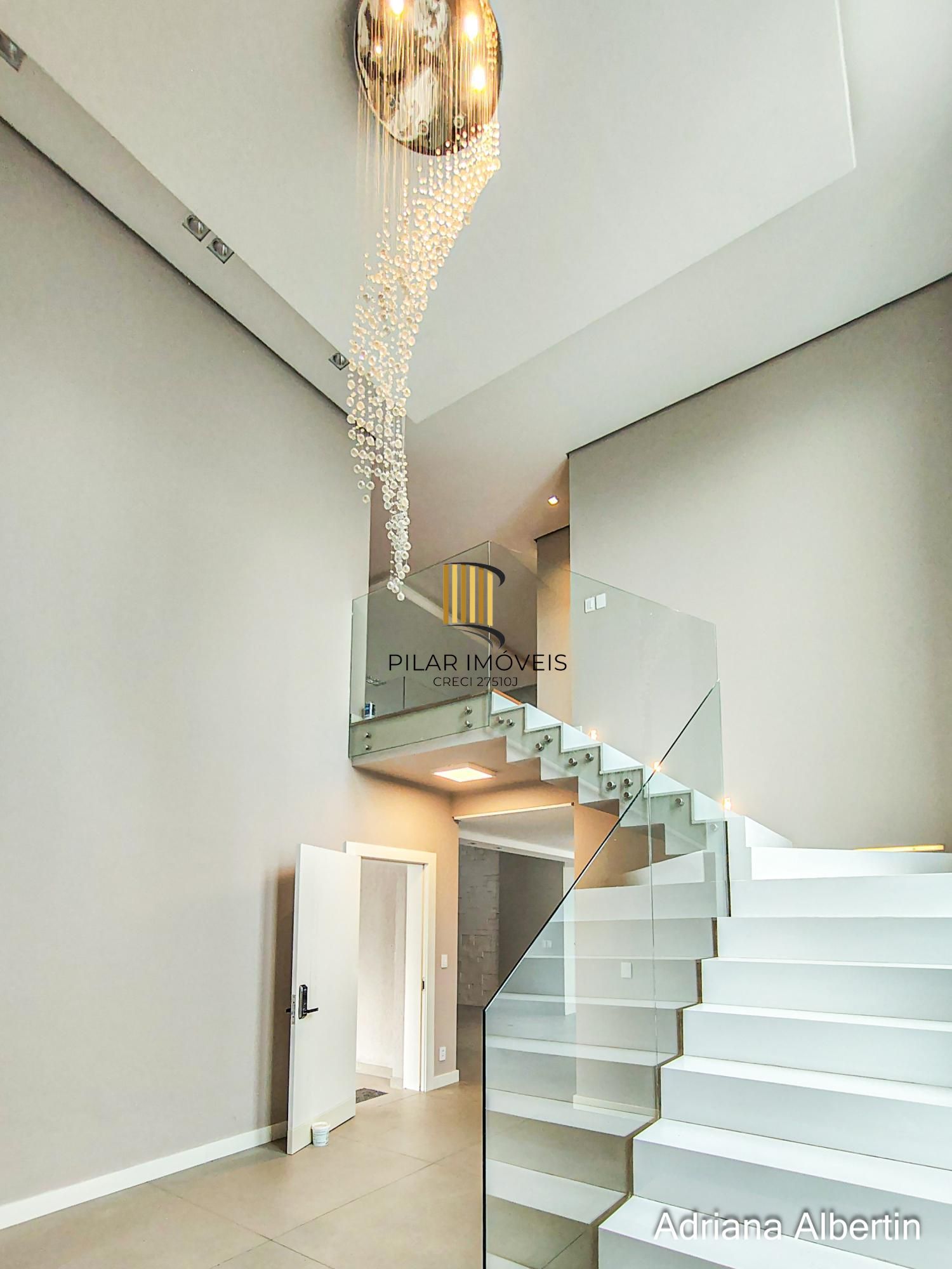 Casa com 400m² e 4 suítes