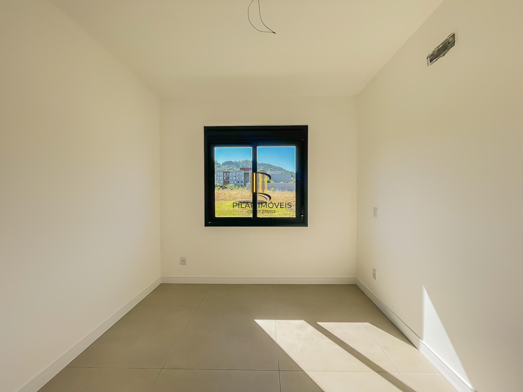 Casa térrea com 100m² privativo, em condomínio fechado na Estrada Jorge Pereira Nunes