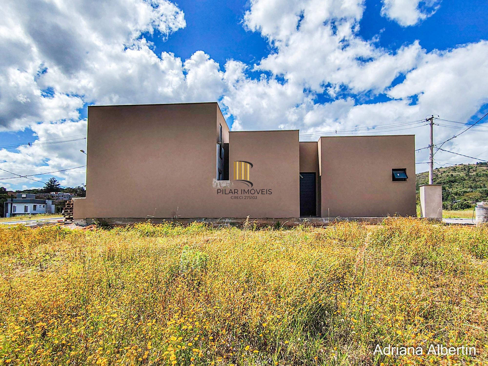 Casa térrea em condomínio fechado