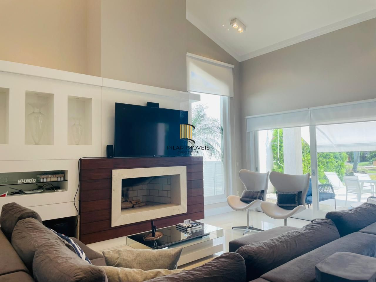 Casa de Condomínio 5 dormitórios no bairro Maristela