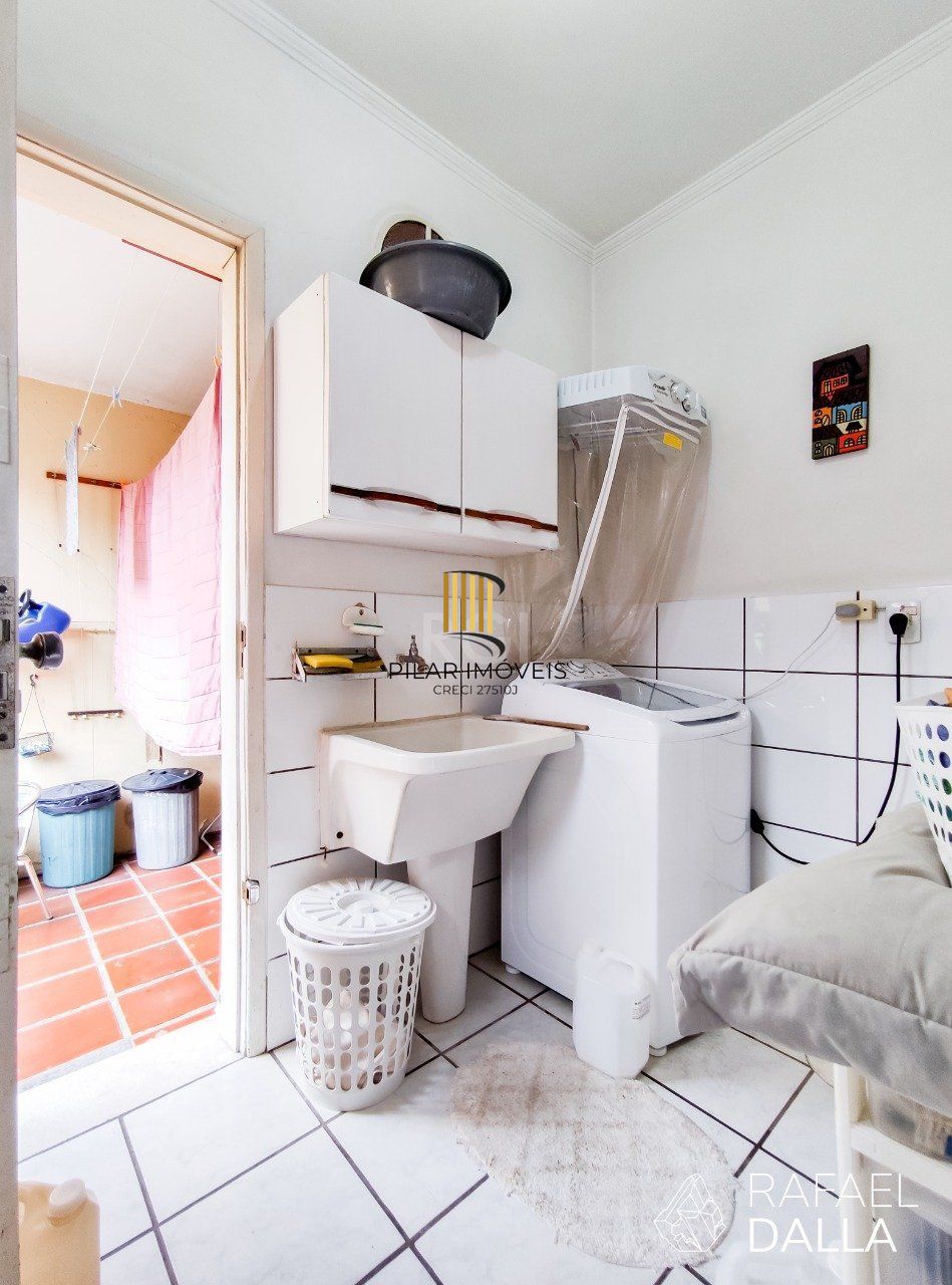 Casa 3 dormitórios no bairro Santana