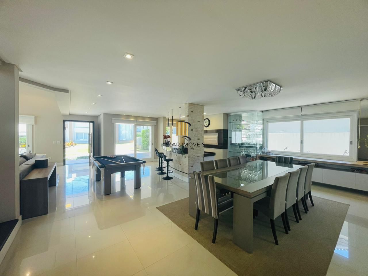 Casa de Condomínio 5 dormitórios no bairro Maristela