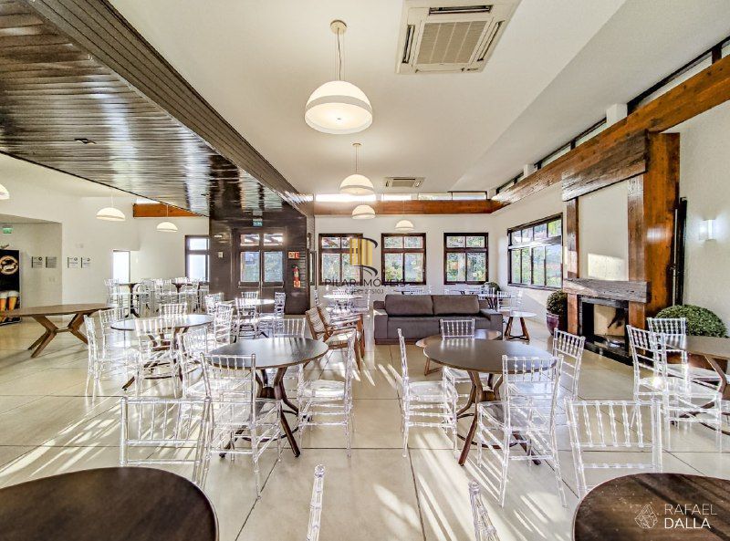 Lote com 633m² - de esquina