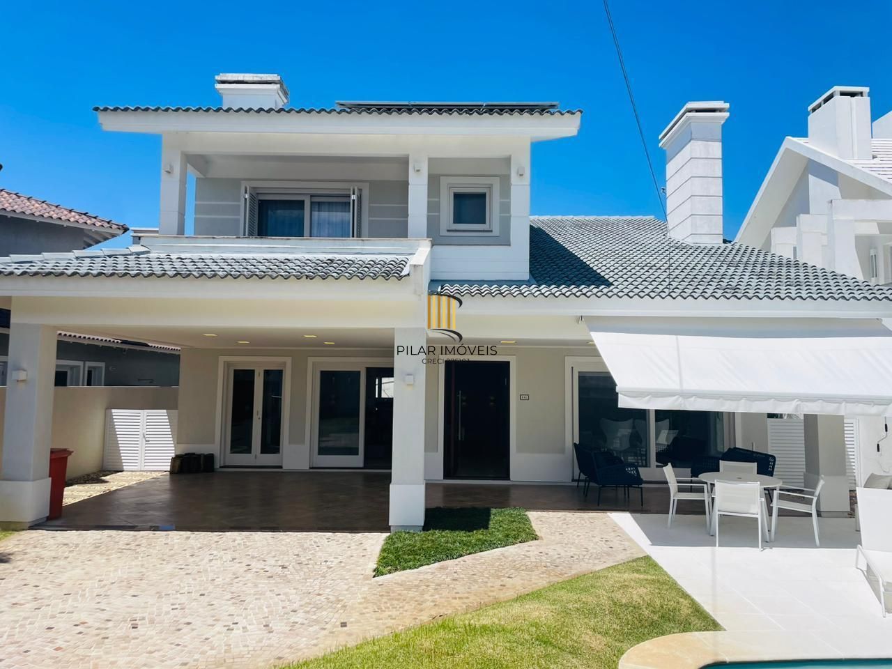 Casa de Condomínio 5 dormitórios no bairro Maristela