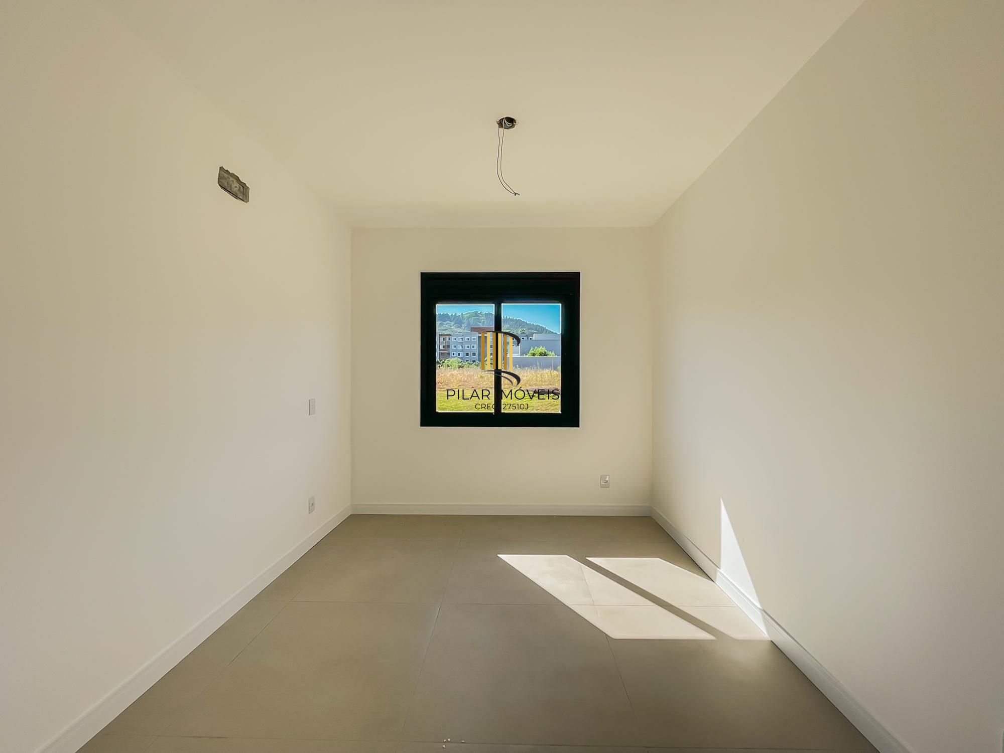 Casa térrea com 100m² privativo, em condomínio fechado na Estrada Jorge Pereira Nunes