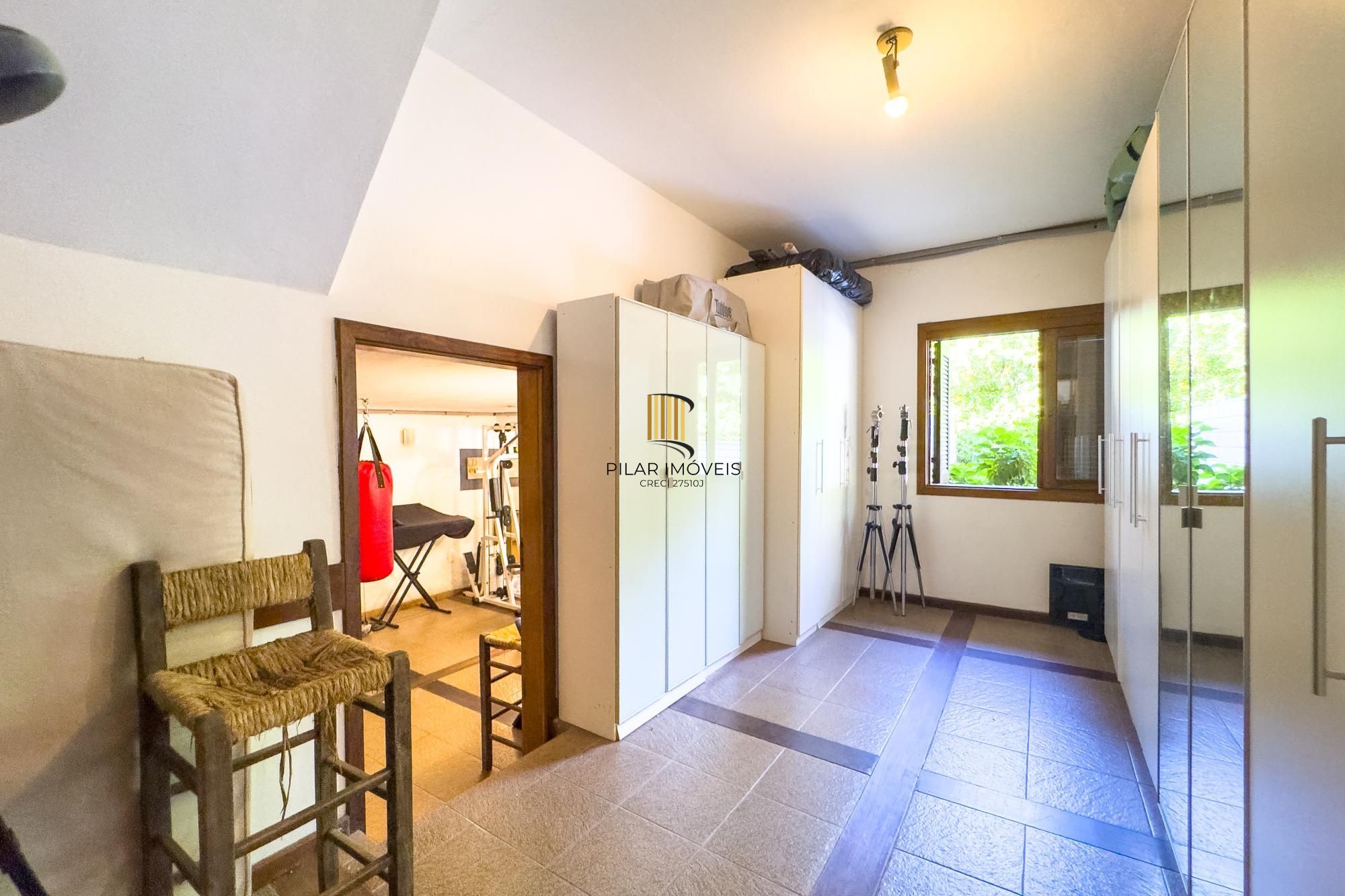 Casa no Parque Knorr com 3 dormitórios e piscina aquecida