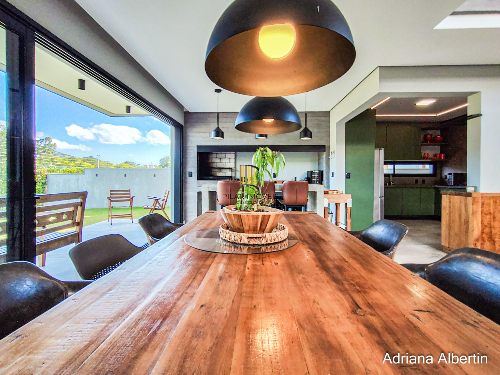 Casa em condomínio na Estrada das Três Meninas com 3 suítes