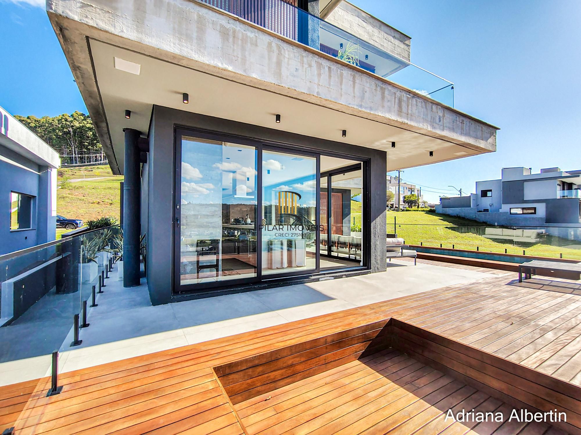 Casa com 4 suítes e escritório - Alphaville Porto Alegre