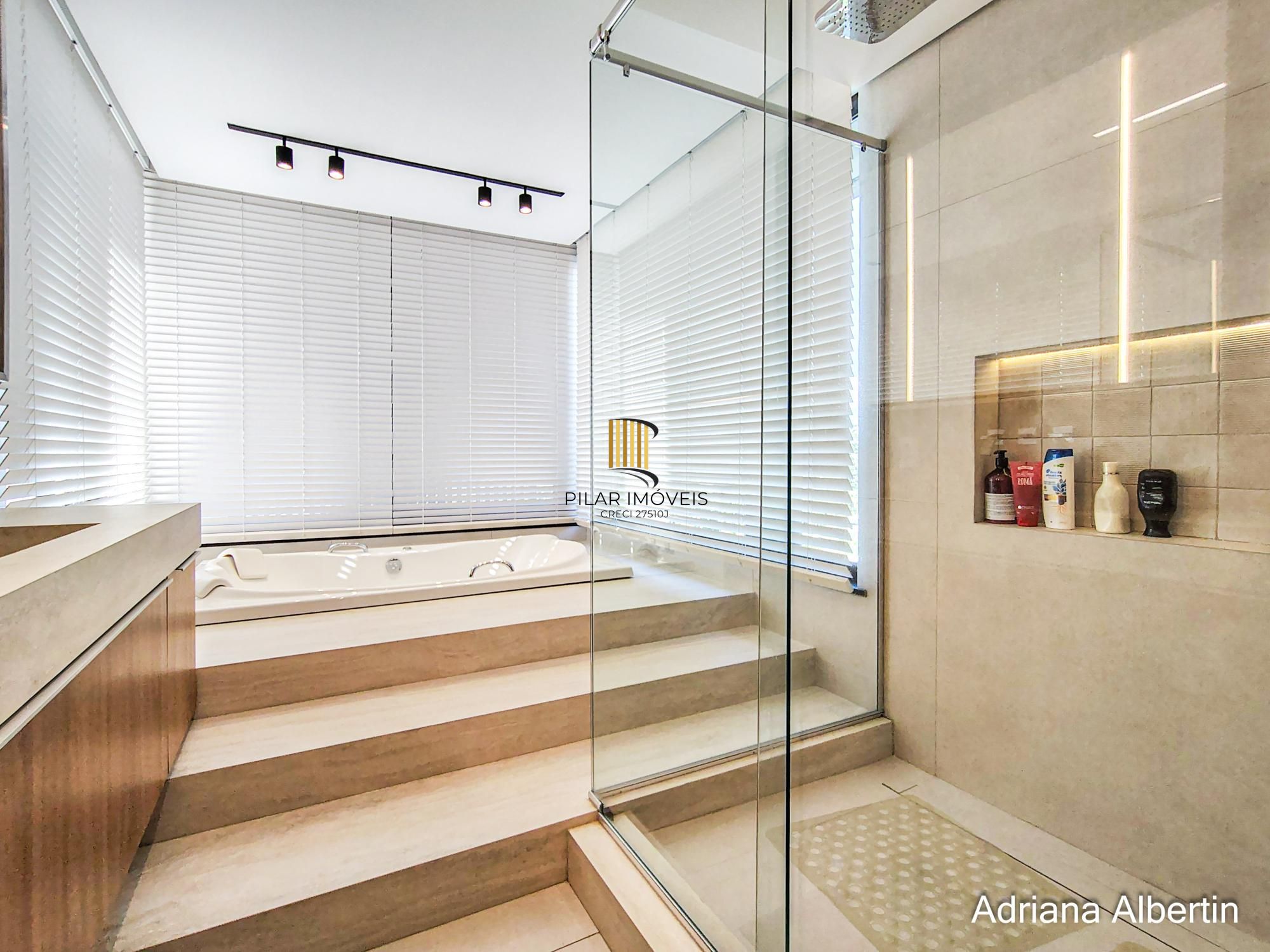 Casa com 4 suítes e escritório - Alphaville Porto Alegre