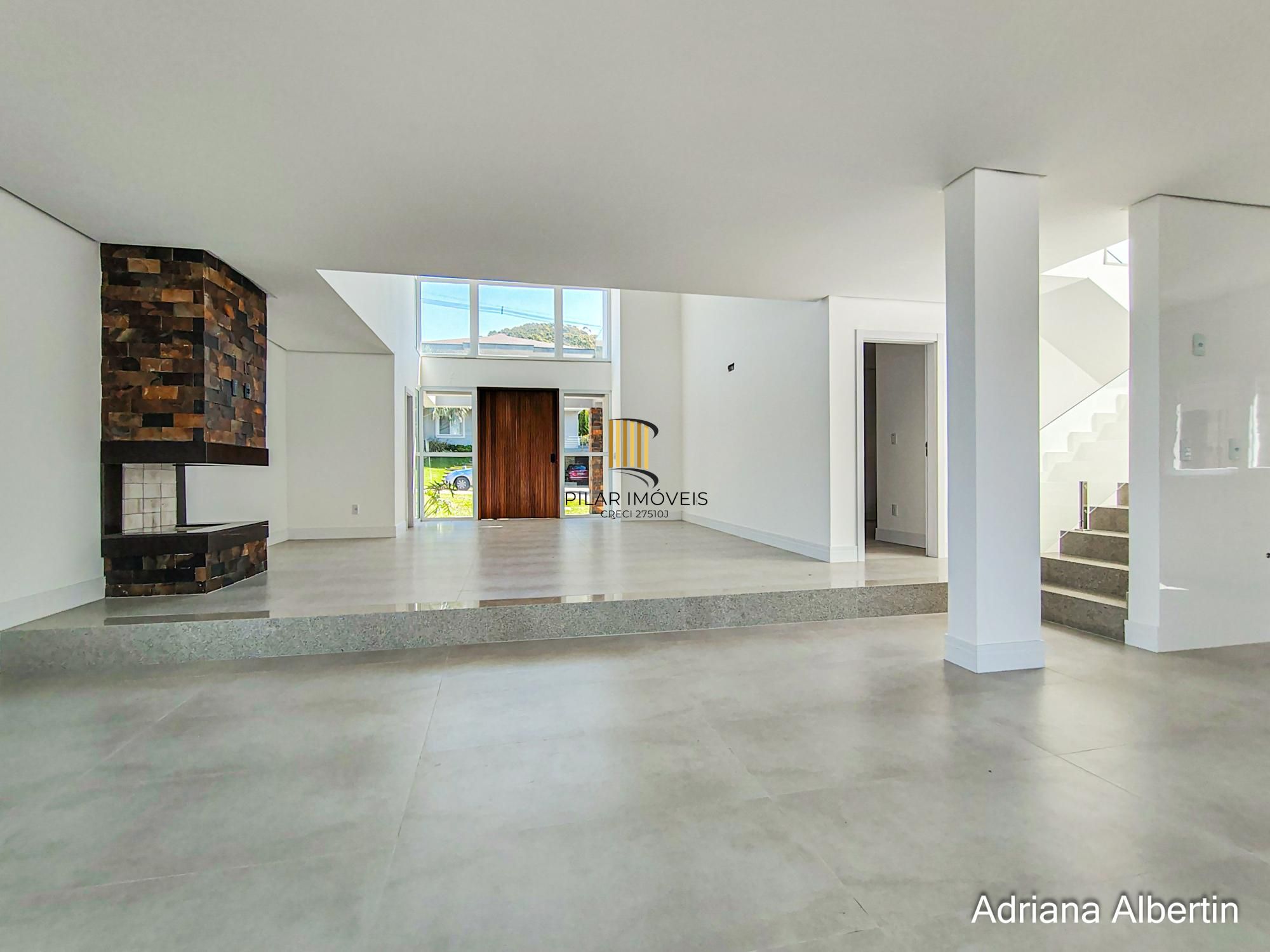 Casa Condominio para Venda - 292m², 4 dormitórios, sendo 4 suites, 2 vagas - Alphaville