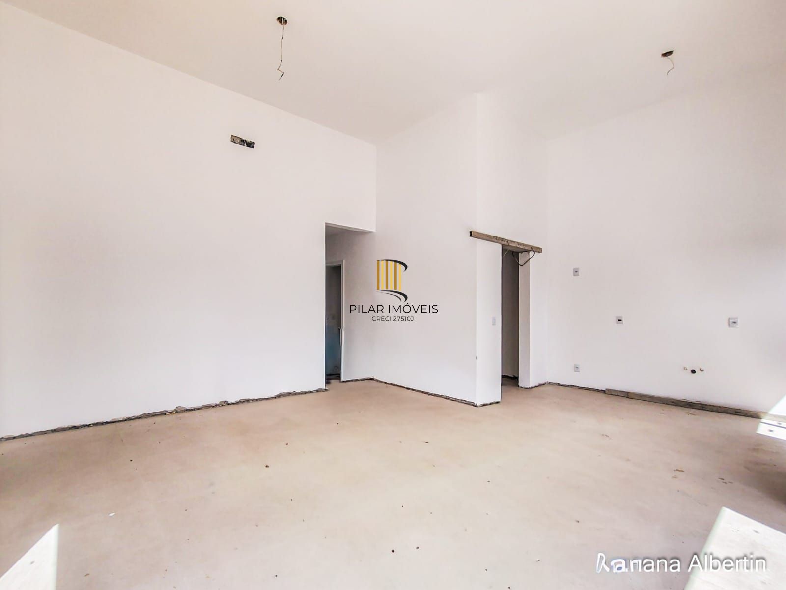 Casa térrea em condomínio fechado