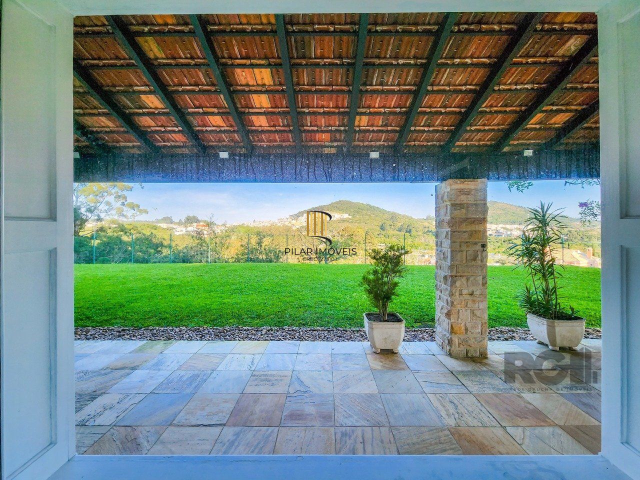 Casa de Fazenda com 1.318m²
