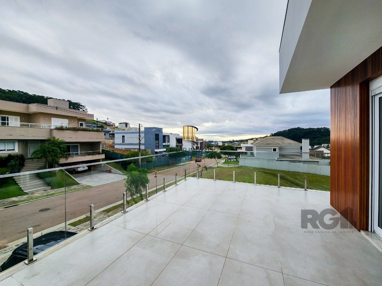 Casa Condominio para Venda - 292m², 4 dormitórios, sendo 4 suites, 2 vagas - Alphaville