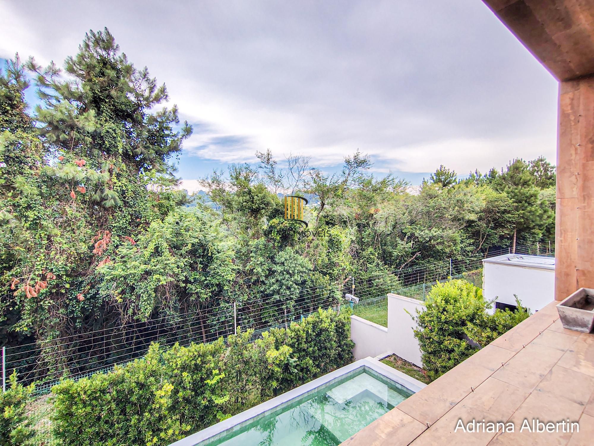 Casa com 400m² e 4 suítes