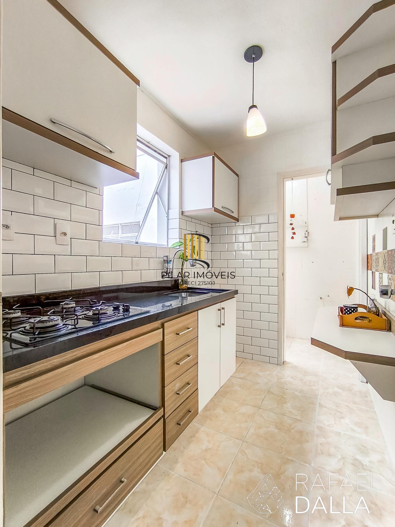 Na Rua Demétrio Ribeiro: apartamento de 1 dormitório reformado