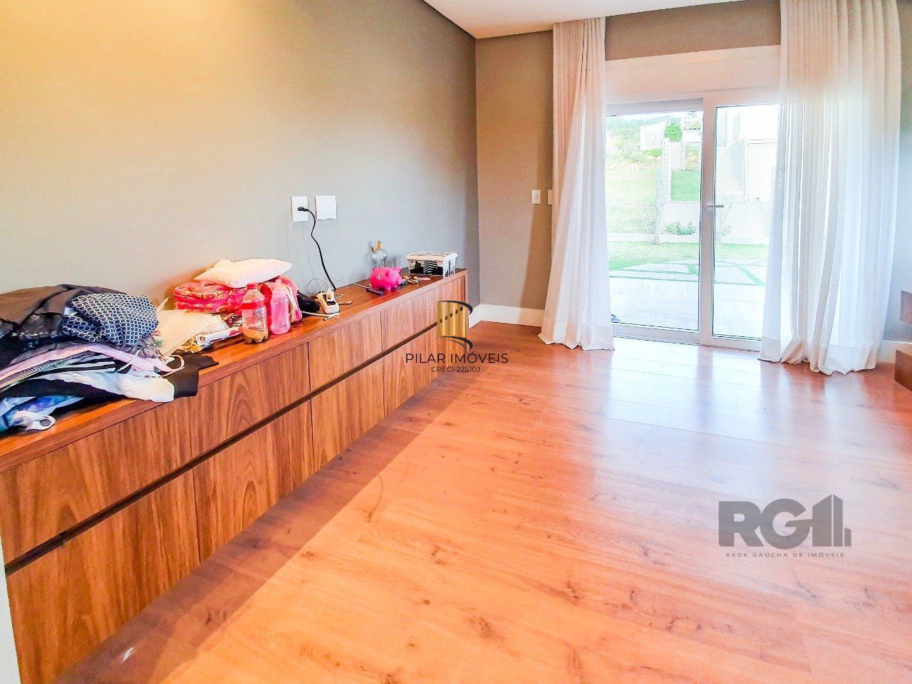 Casa Condominio para Venda - 293.86m², 3 dormitórios, sendo 3 suites, 2 vagas - Alphaville