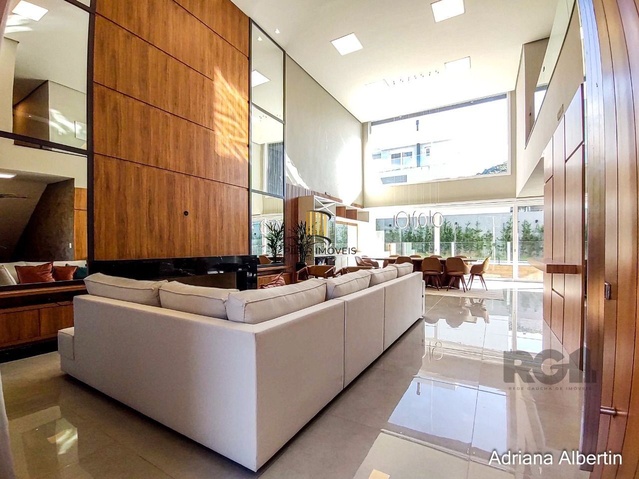 Casa Condominio para Venda - 266.44m², 4 dormitórios, sendo 4 suites, 2 vagas - Alphaville