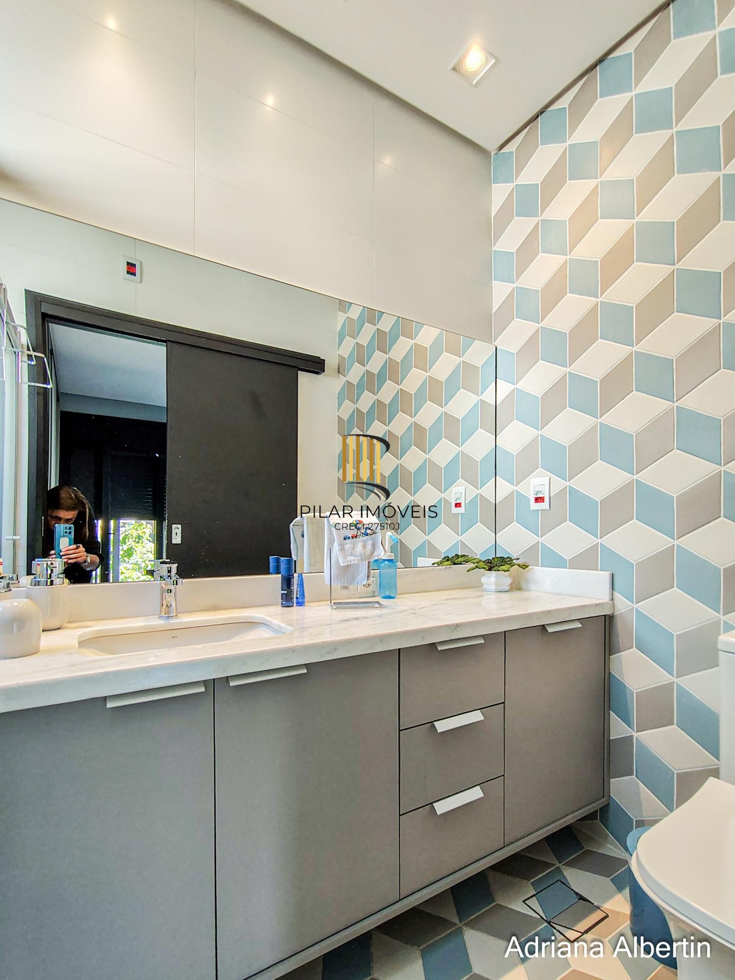 Casa de Condomínio 3 dormitórios no bairro Alphaville