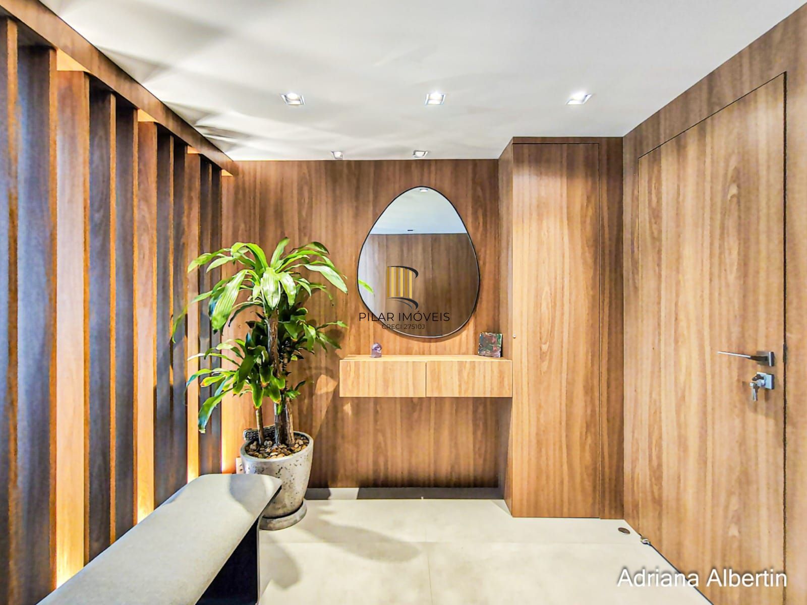 Casa com 4 suítes e escritório - Alphaville Porto Alegre