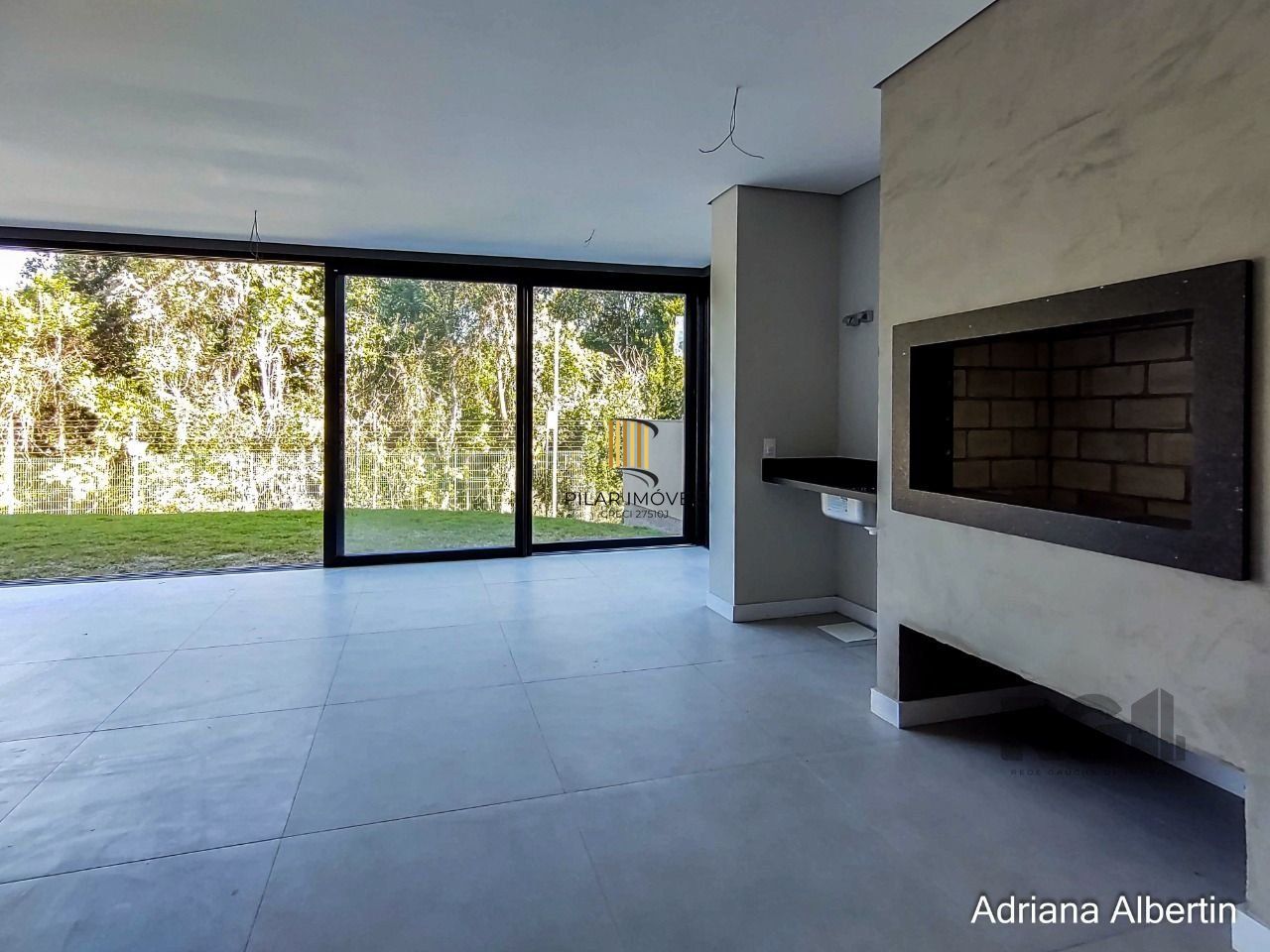 Casa Condominio para Venda - 349m², 3 dormitórios, sendo 3 suites, 2 vagas - Alphaville