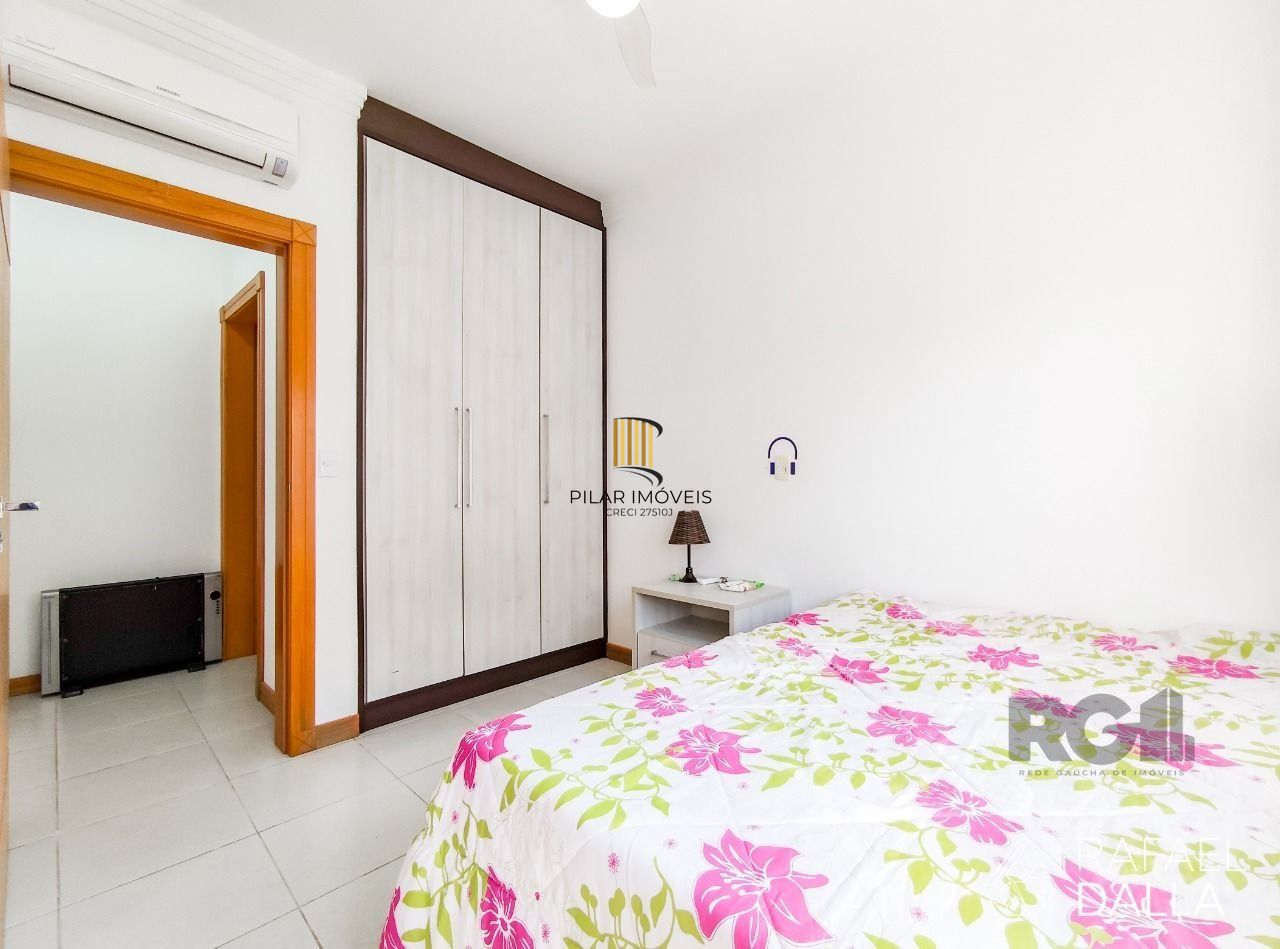 Casa de Condomínio 4 dormitórios no bairro Atlântida Sul