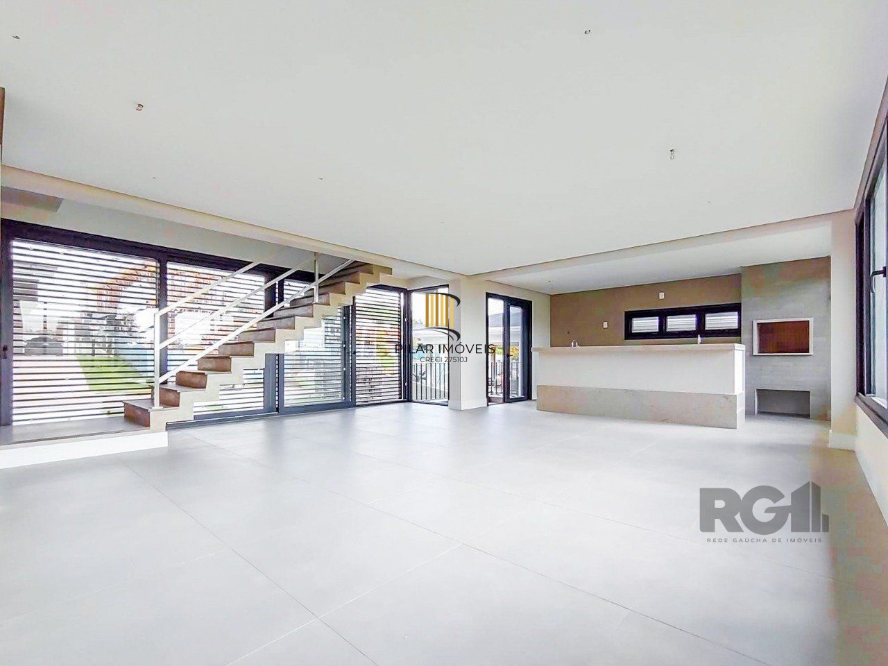 Casa Condominio para Venda - 280m², 3 dormitórios, sendo 3 suites, 2 vagas - Alphaville