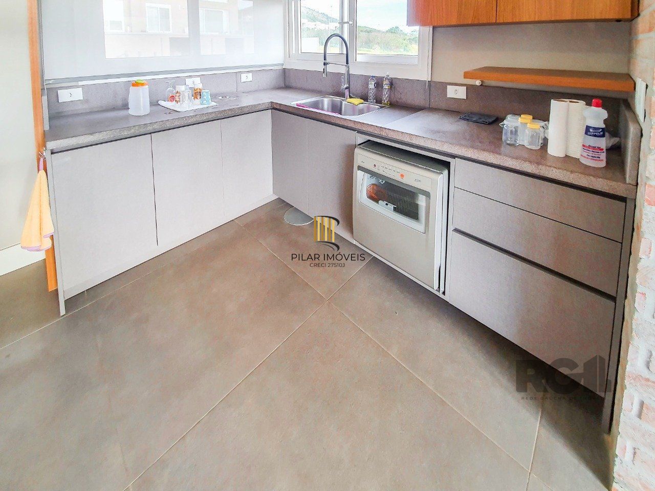 Casa Condominio para Venda - 293.86m², 3 dormitórios, sendo 3 suites, 2 vagas - Alphaville