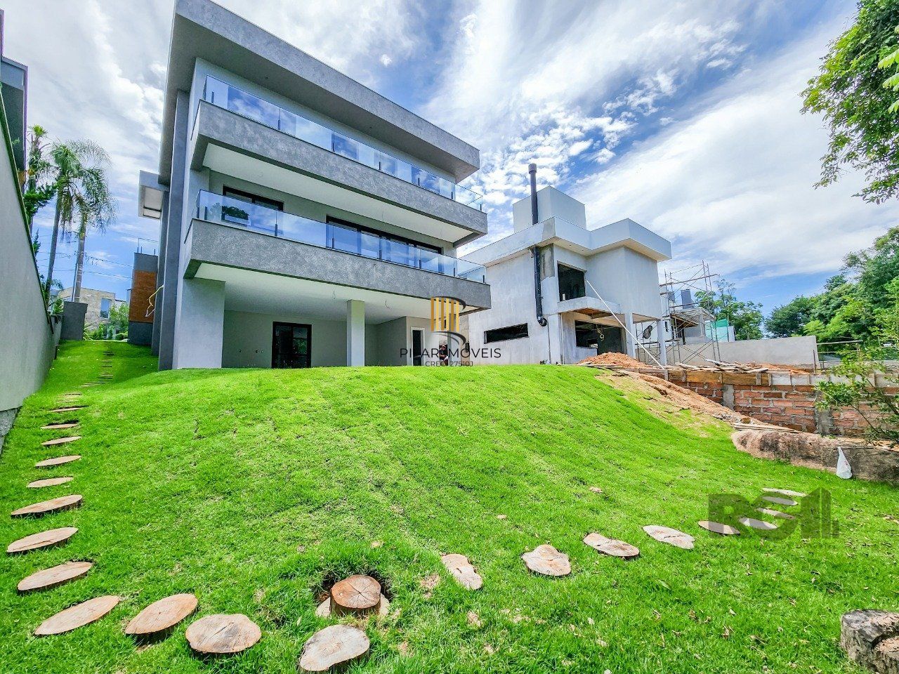 Casa Condominio para Venda - 349m², 3 dormitórios, sendo 3 suites, 2 vagas - Alphaville