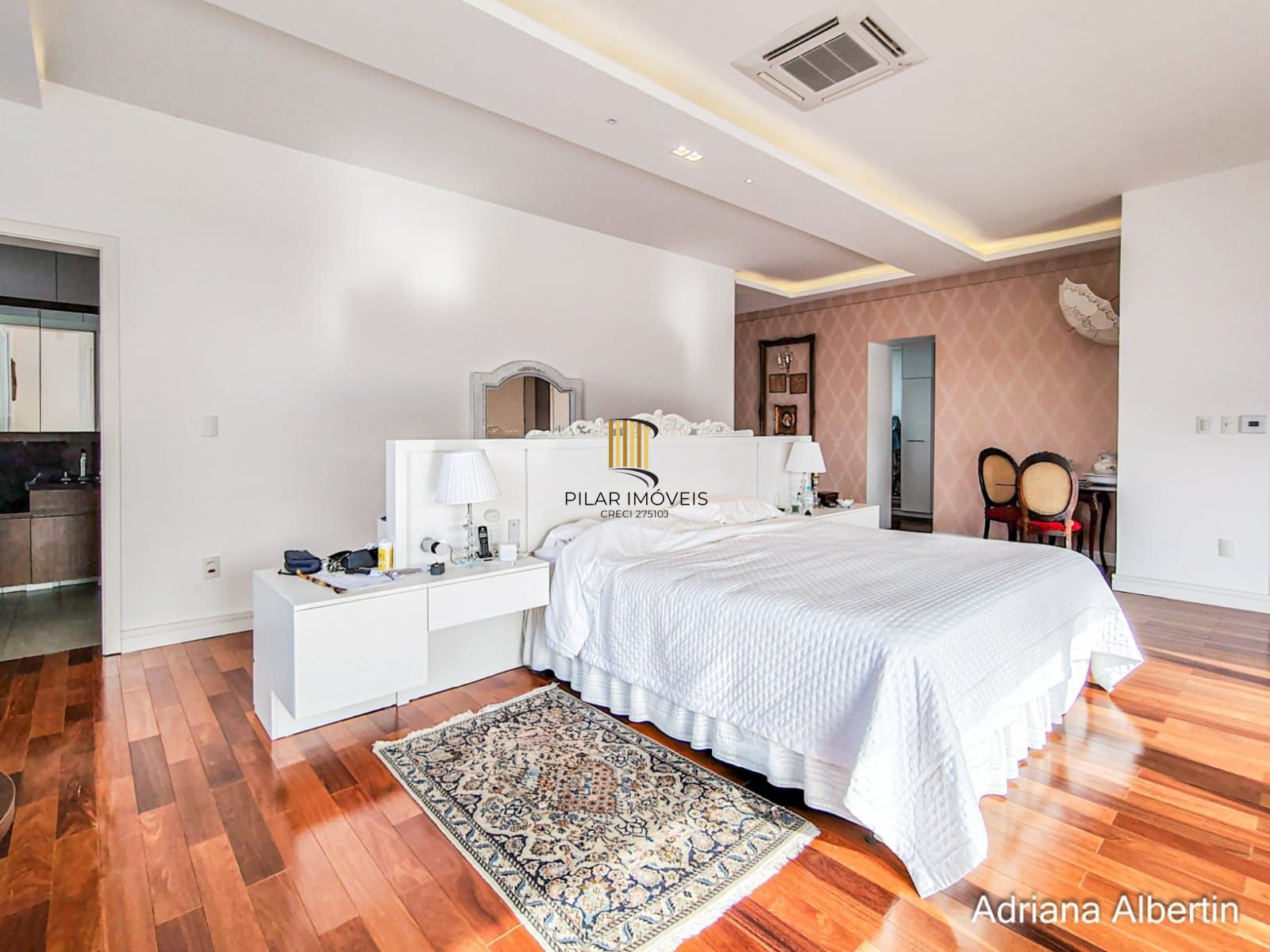 Casa com 660m² no Alphaville Porto Alegre para quem quer espaço, vista e personalidade — sem cair no padrão genérico