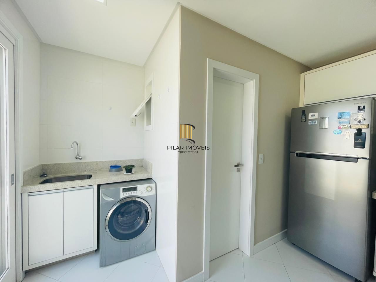 Casa de Condomínio 5 dormitórios no bairro Maristela