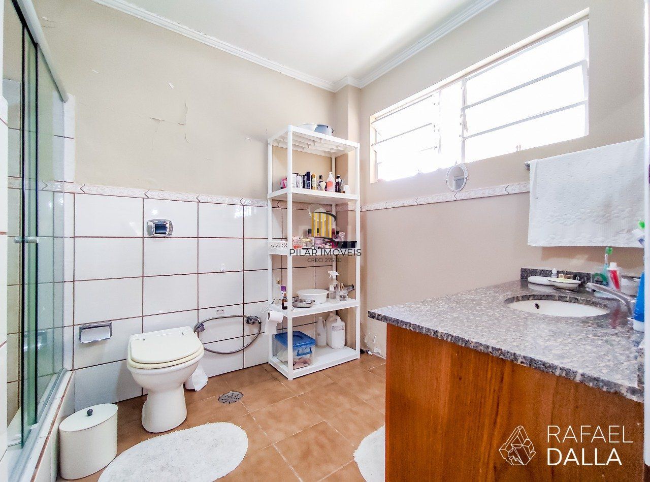 Casa 3 dormitórios no bairro Santana