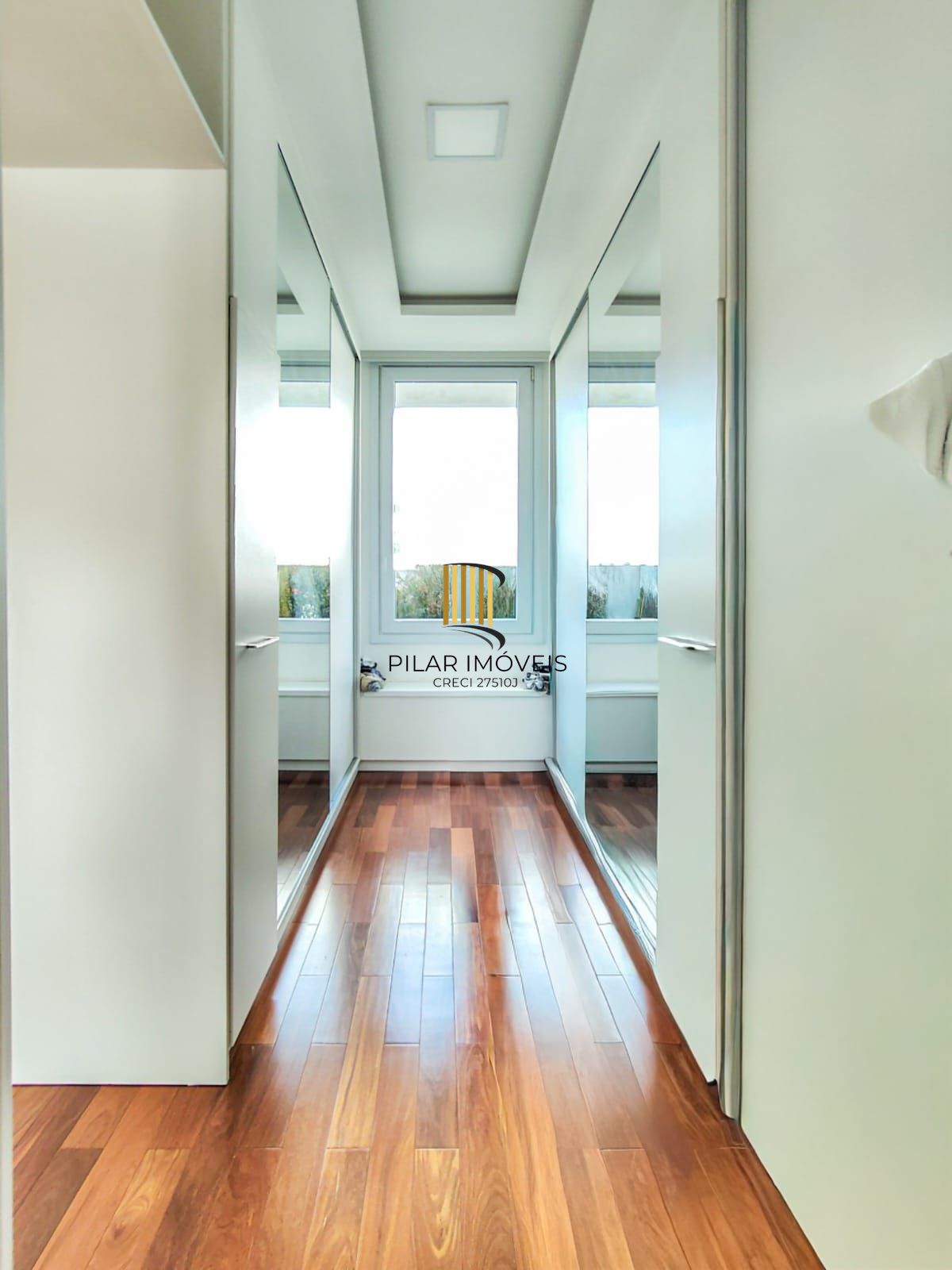 Casa com 660m² no Alphaville Porto Alegre para quem quer espaço, vista e personalidade — sem cair no padrão genérico