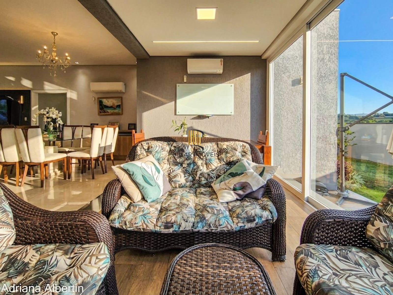 Casa térrea à venda no Alphaville Porto Alegre | 3 suítes | Ambientes integrados