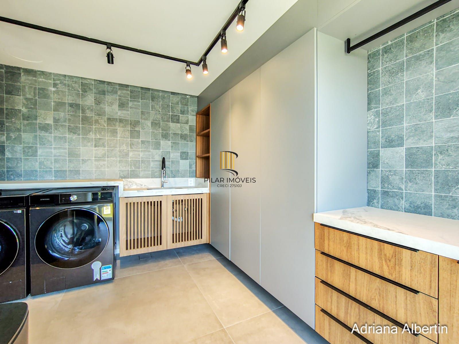 Casa com 4 suítes e escritório - Alphaville Porto Alegre