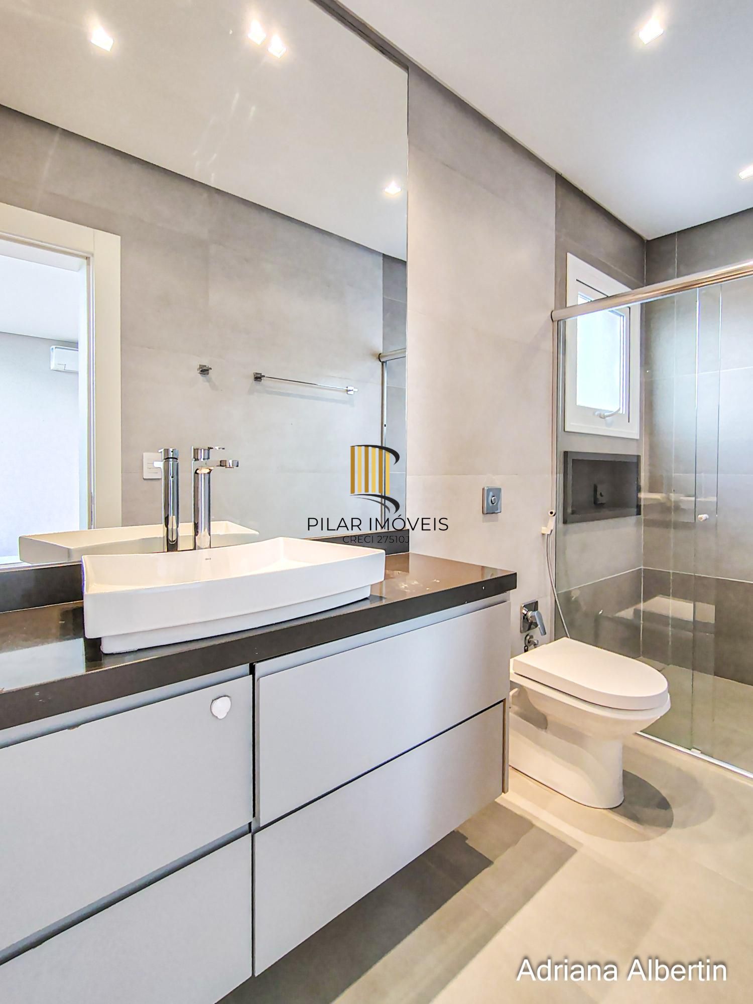 Casa com 400m² e 4 suítes