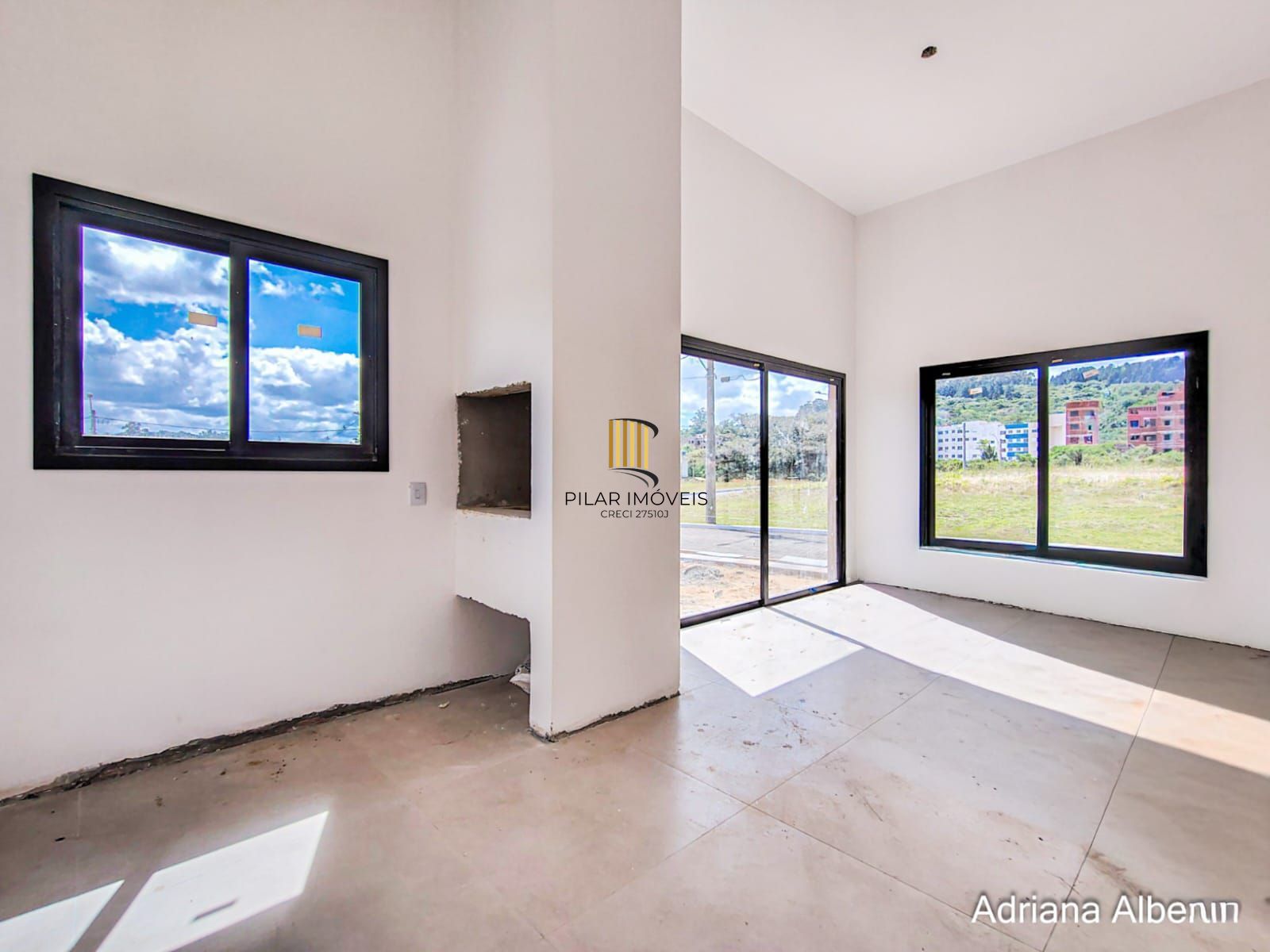 Casa térrea em condomínio fechado