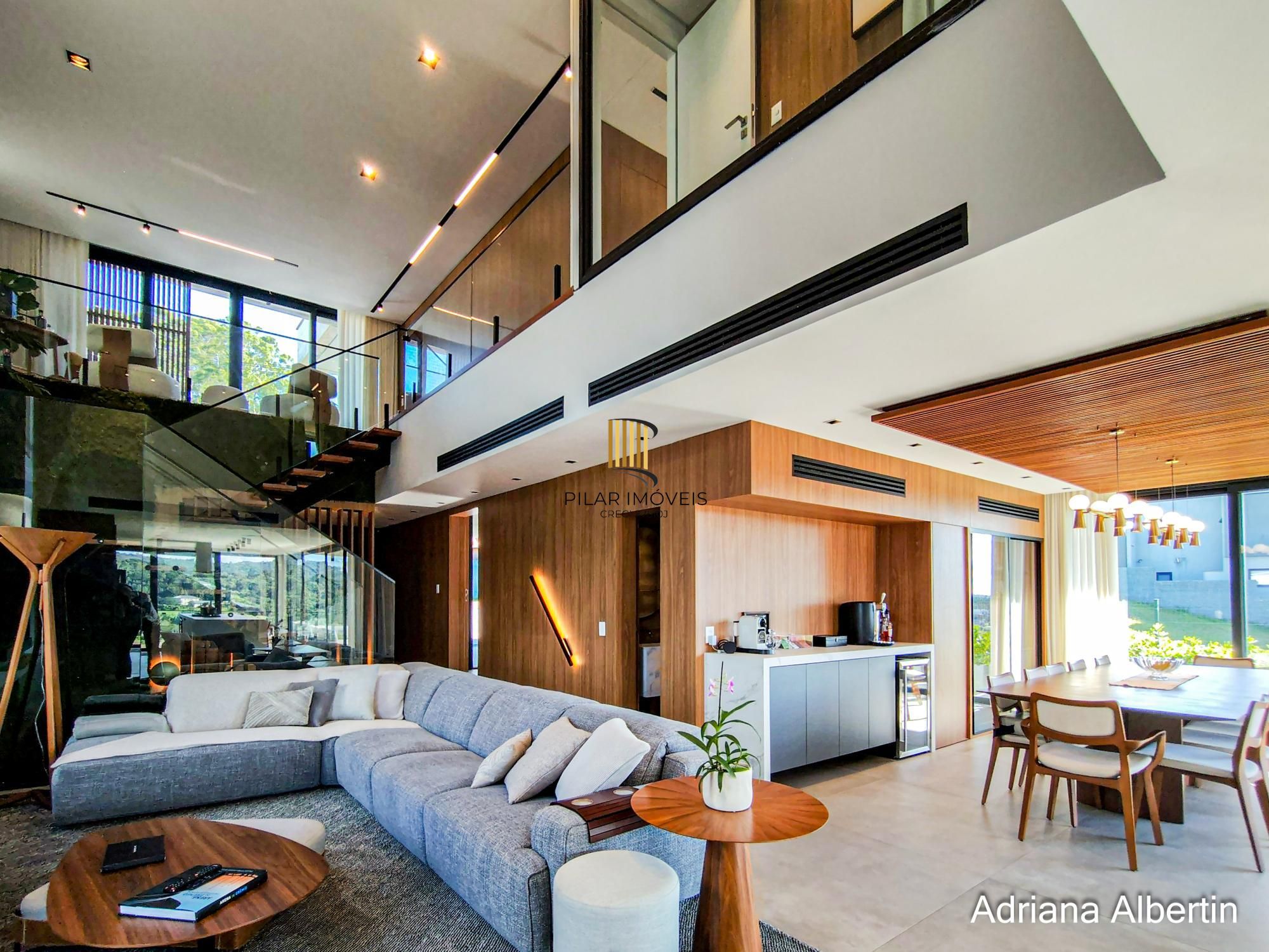 Casa com 4 suítes e escritório - Alphaville Porto Alegre