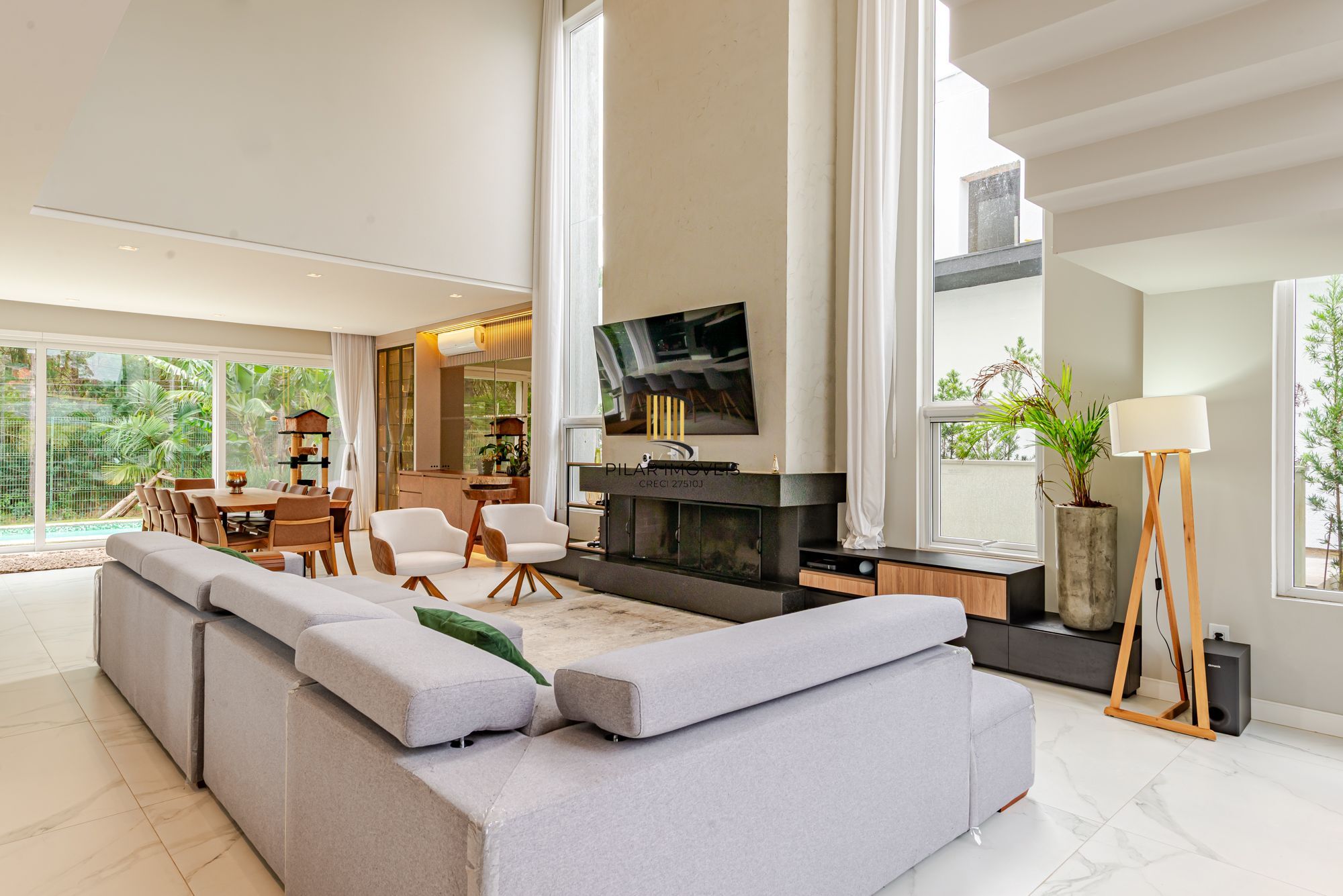 Casa em condomínio 4 suítes AlphaVille