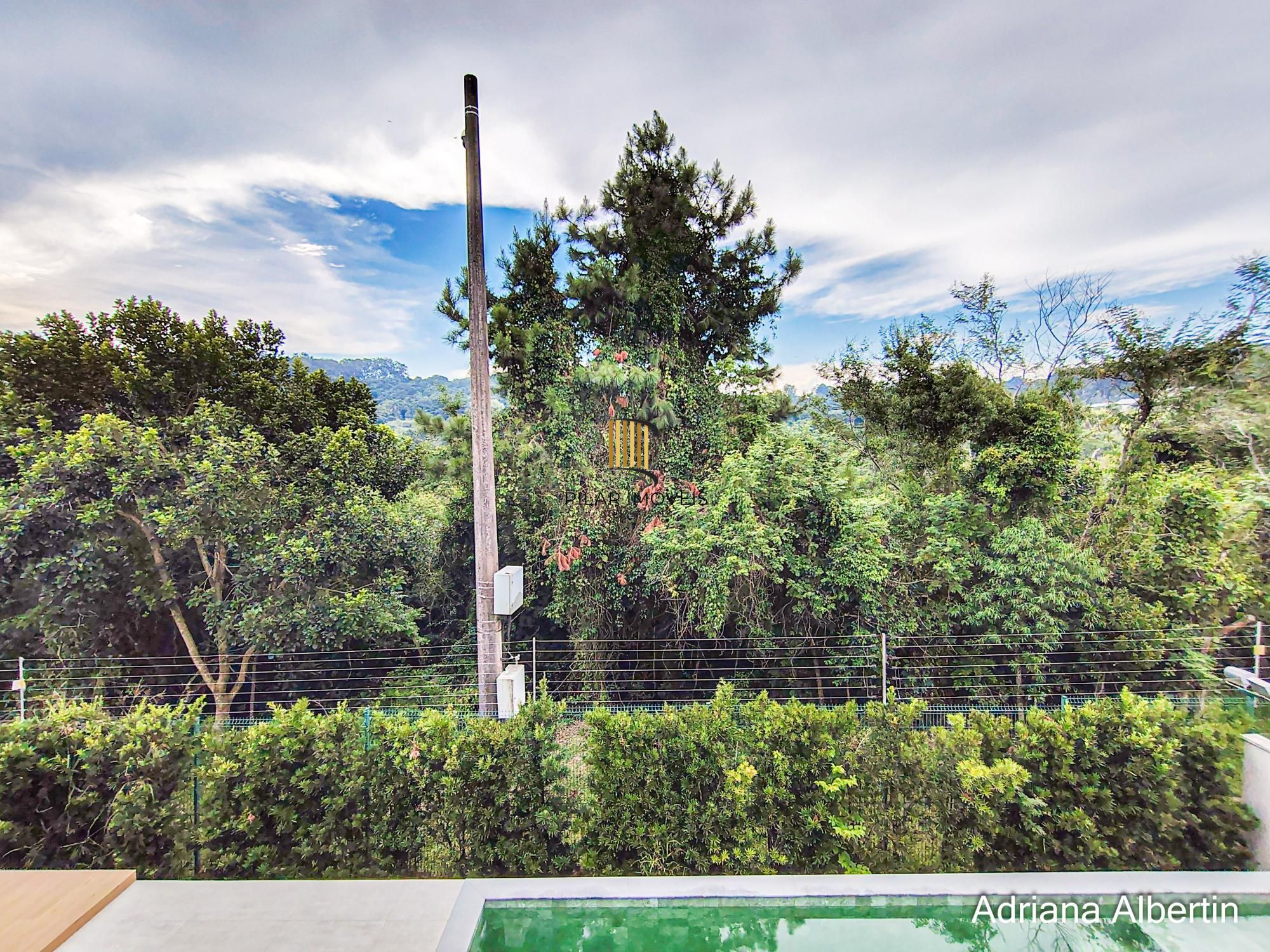 Casa com 400m² e 4 suítes