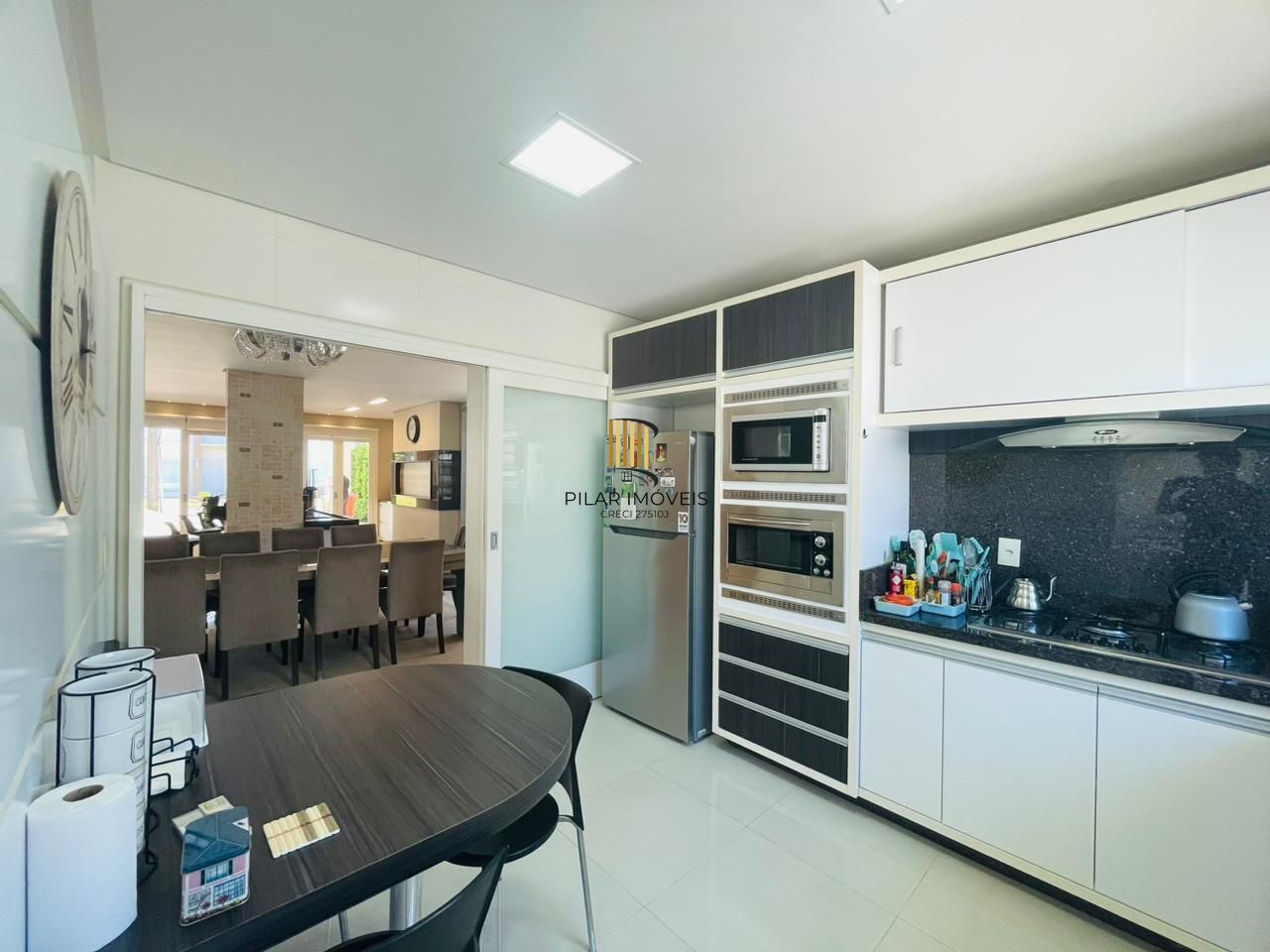 Casa de Condomínio 5 dormitórios no bairro Maristela