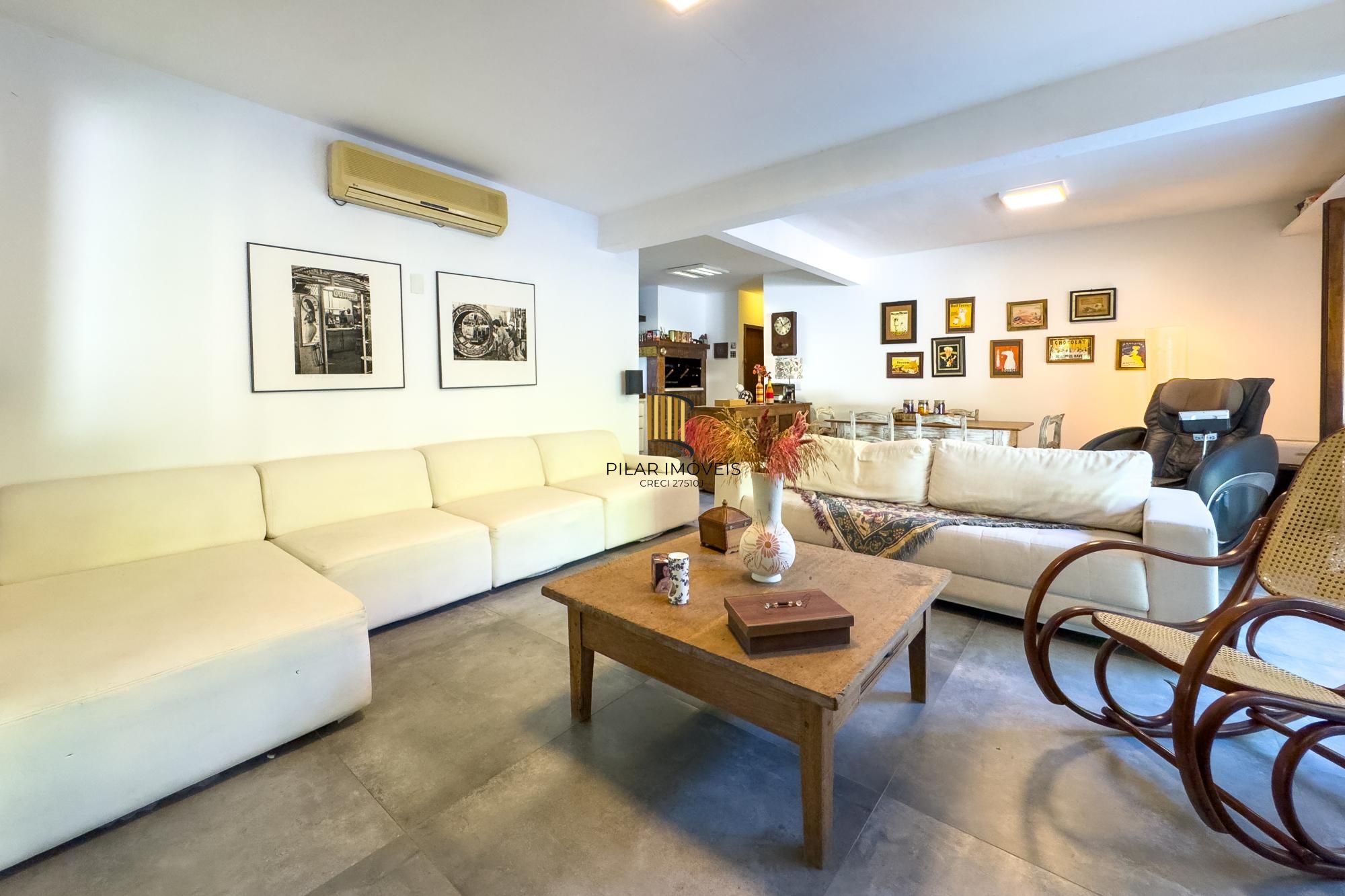 Casa no Parque Knorr com 3 dormitórios e piscina aquecida