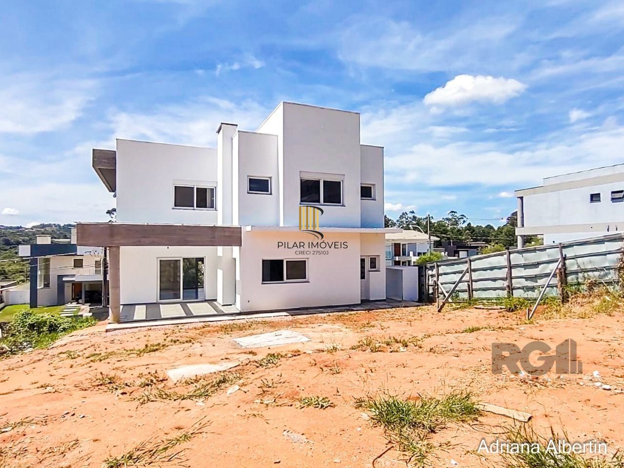 Casa de Condomínio 3 dormitórios no bairro Alphaville
