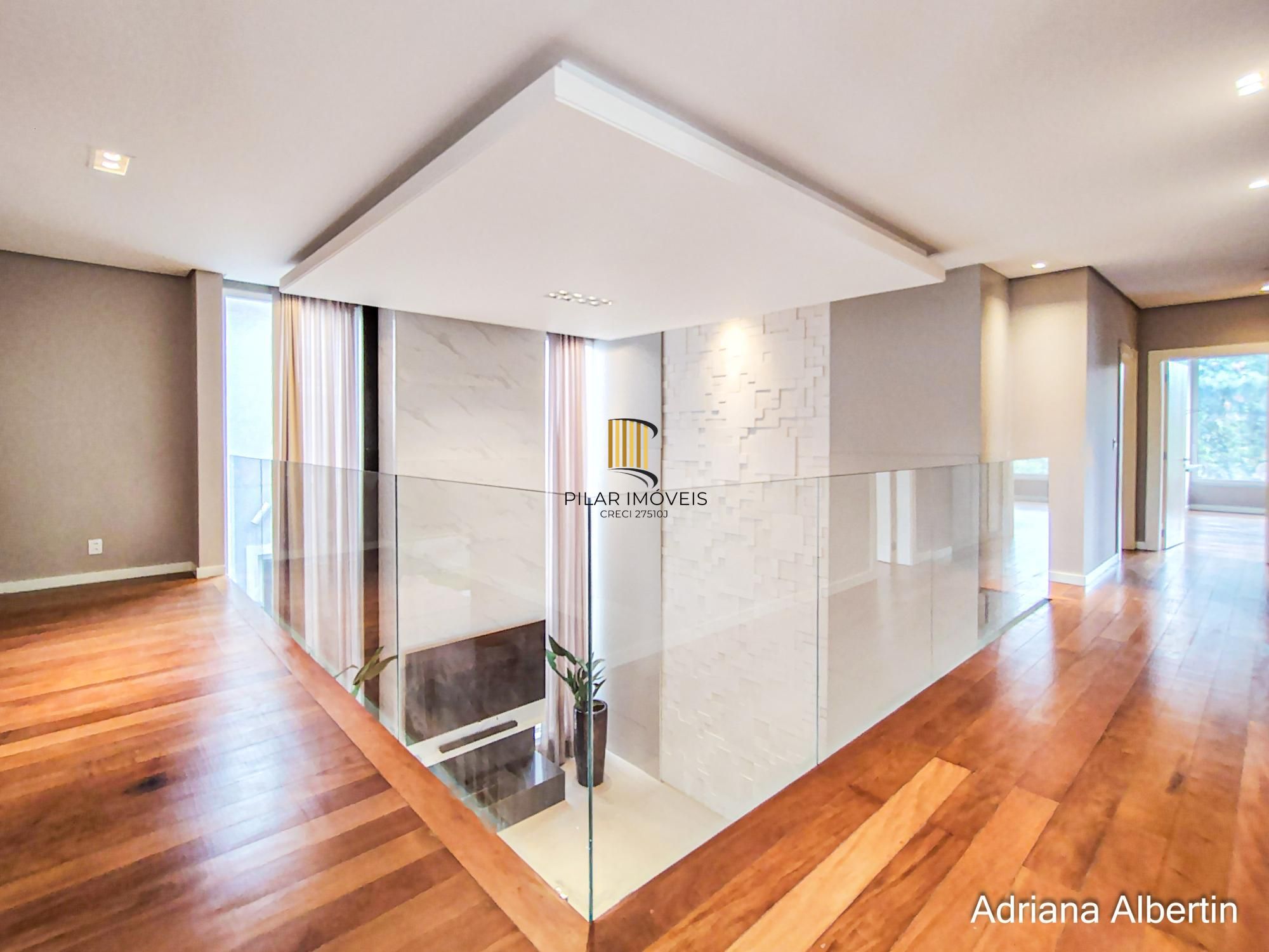 Casa com 400m² e 4 suítes